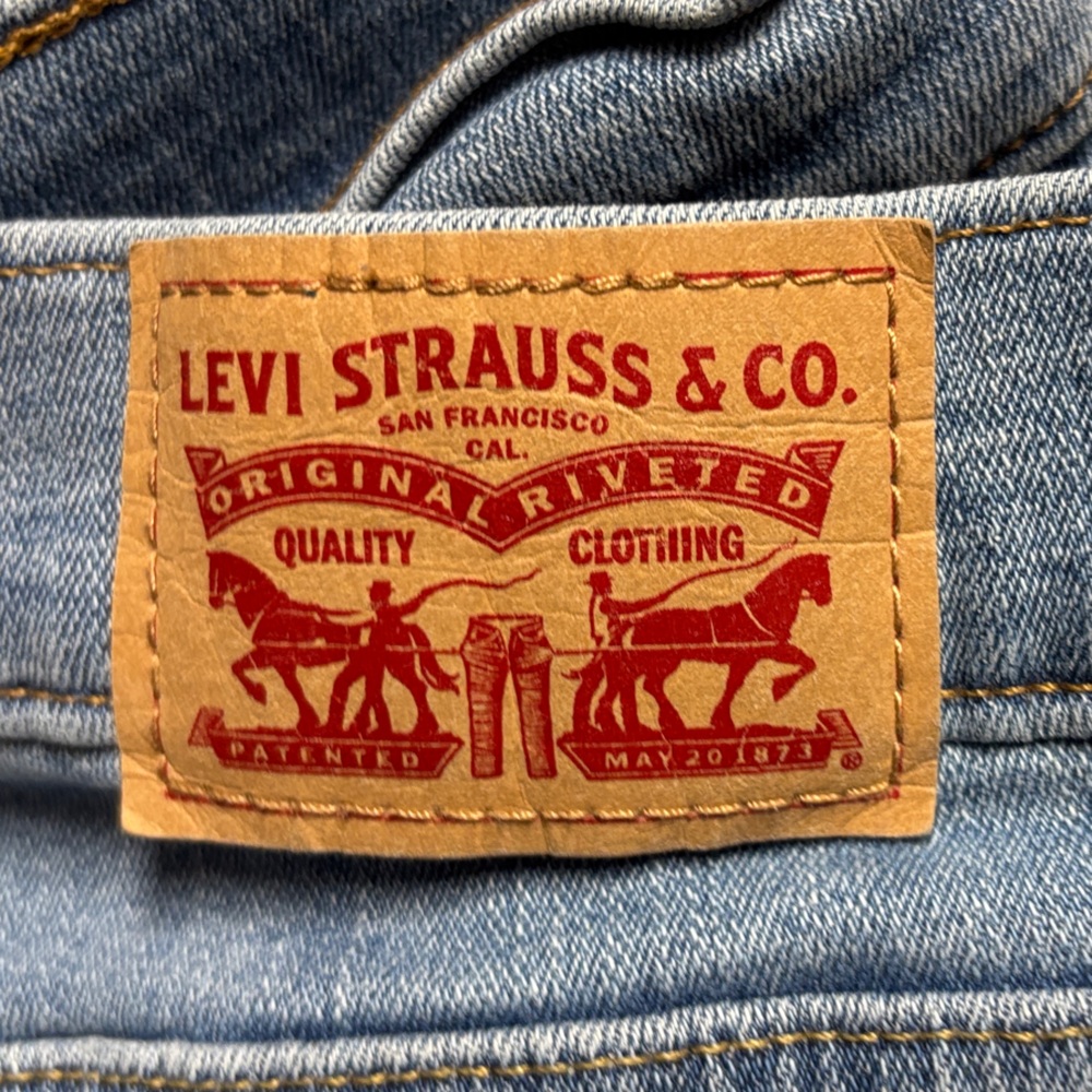 Y2K Levi's Classic Boot Cut Jeans with Embroidery - Picture 11 of 15